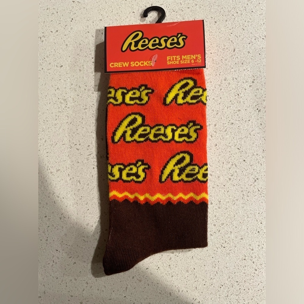 Reese’s novelty Men's Crew Socks - Orange and Brown size 6-12